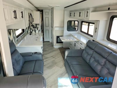 Zdjęcie 6 z 10 samochodu: 2022 FREIGHTLINER CHASSIS XC RV VIN:4UZACGFC3NCNS7232 - miniatura