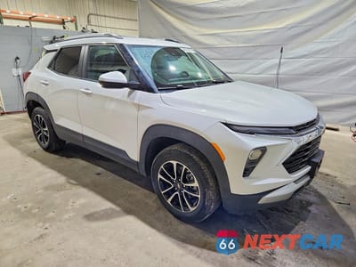 Czwarte zdjęcie samochodu z boku: 2025 CHEVROLET TRAILBLAZER LT VIN:KL79MRSL0SB118626 - miniatura
