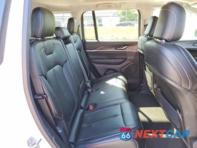 Zdjęcie 11 z 13 samochodu: 2023 JEEP GRAND CHEROKEE LIMITED VIN:1C4RJHBGXPC569072 - miniatura