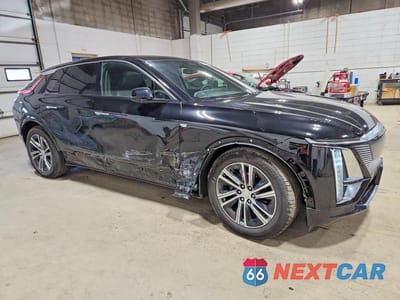 Czwarte zdjęcie samochodu z boku: 2024 CADILLAC LYRIQ LUXURY VIN:1GYKPPRKXRZ132865 - miniatura