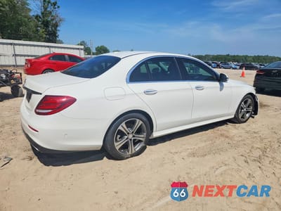 Trzecie zdjęcie samochodu z tyłu: 2017 MERCEDES-BENZ E 300 VIN:WDDZF4JB8HA081385 - miniatura