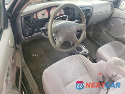 Zdjęcie 8 z 12 samochodu: 2002 TOYOTA TACOMA XTRACAB PRERUNNER VIN:5TESM92N32Z094744 - miniatura