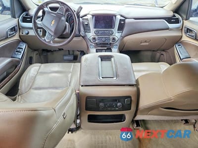Zdjęcie 8 z 13 samochodu: 2018 CHEVROLET SUBURBAN C1500 LT VIN:1GNSCHKC0JR223827 - miniatura