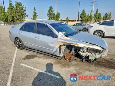 Czwarte zdjęcie samochodu z boku: 2007 HONDA ACCORD LX VIN:1HGCM56437A170013 - miniatura