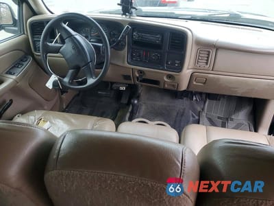 Zdjęcie 8 z 12 samochodu: 2005 GMC SIERRA K2500 HEAVY DUTY VIN:1GTHK29GX5E294199 - miniatura