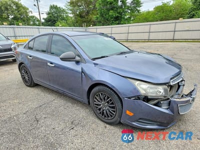 Czwarte zdjęcie samochodu z boku: 2013 CHEVROLET CRUZE LT1 AUTOMATIC VIN:1G1PA5SH5D7183641 - miniatura