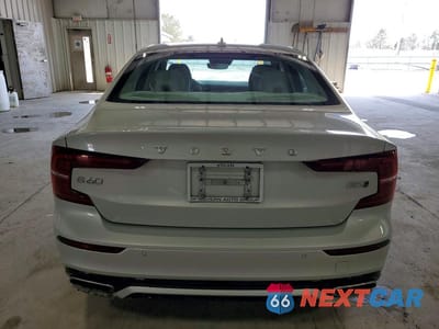 Zdjęcie 6 z 11 samochodu: 2022 VOLVO S60 B5 MOMENTUM VIN:7JRL12TZ0NG162596 - miniatura