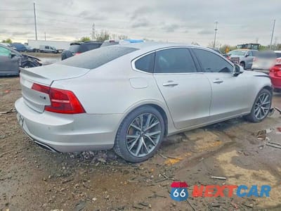 Trzecie zdjęcie samochodu z tyłu: 2017 VOLVO S90 T6 MOMENTUM VIN:YV1A22MK4H1011329 - miniatura