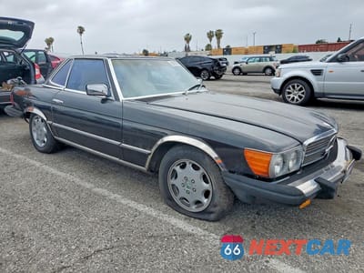 Czwarte zdjęcie samochodu z boku: 1985 MERCEDES-BENZ 380 SL VIN:WDBBA45C2FA023989 - miniatura