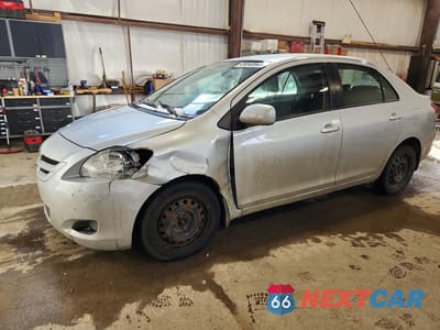 2007 TOYOTA YARIS BASE JTDBT923871167514 - główne zdjęcie licytacji z USA - miniatura