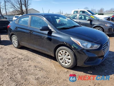 Czwarte zdjęcie samochodu z boku: 2019 HYUNDAI ACCENT SE VIN:3KPC24A37KE073187 - miniatura