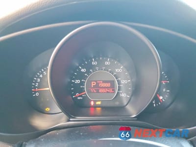 Zdjęcie 9 z 12 samochodu: 2016 KIA SOUL + VIN:KNDJP3A55G7301845 - miniatura