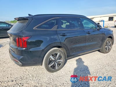 Trzecie zdjęcie samochodu z tyłu: 2022 KIA SORENTO S VIN:5XYRL4LC4NG154479 - miniatura