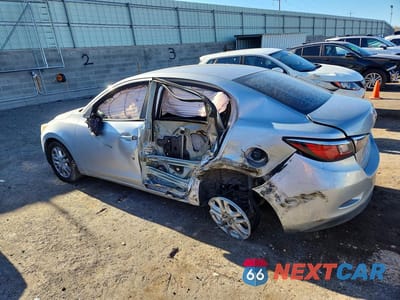 Drugie zdjęcie samochodu z przodu: 2018 TOYOTA YARIS IA BASE VIN:3MYDLBYV6JY321747 - miniatura