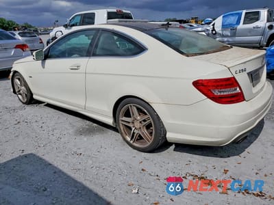 Drugie zdjęcie samochodu z przodu: 2012 MERCEDES-BENZ C 250 VIN:WDDGJ4HB3CF861852 - miniatura