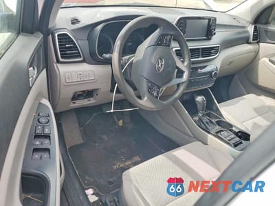 Zdjęcie 8 z 13 samochodu: 2021 HYUNDAI TUCSON SE VIN:KM8J2CA48MU288295 - miniatura