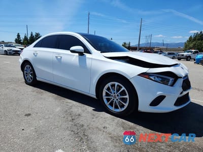 Czwarte zdjęcie samochodu z boku: 2019 MERCEDES-BENZ A 220 VIN:WDD3G4EB7KW026630 - miniatura