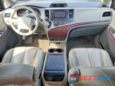 Zdjęcie 8 z 12 samochodu: 2013 TOYOTA SIENNA XLE 8-PASSENGER VIN:5TDYK3DC8DS370537 - miniatura