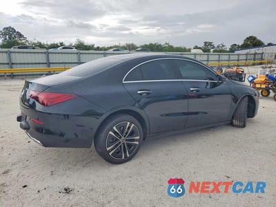 Trzecie zdjęcie samochodu z tyłu: 2025 MERCEDES-BENZ CLA 250 4MATIC VIN:W1K5J4HB6SN559032 - miniatura