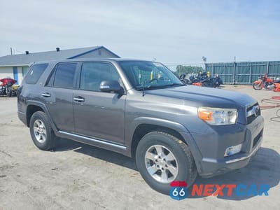 Czwarte zdjęcie samochodu z boku: 2010 TOYOTA 4RUNNER SR5 VIN:JTEZU5JR6A5006276 - miniatura