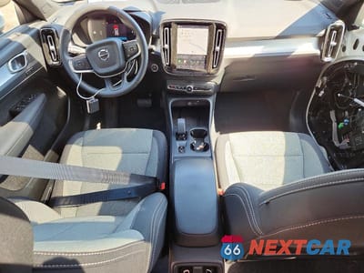 Zdjęcie 8 z 13 samochodu: 2025 VOLVO XC40 CORE VIN:YV4L12UJ2S2467773 - miniatura