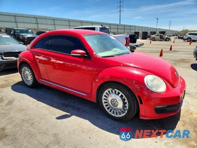 Czwarte zdjęcie samochodu z boku: 2014 VOLKSWAGEN BEETLE VIN:3VWJX7AT5EM631121 - miniatura