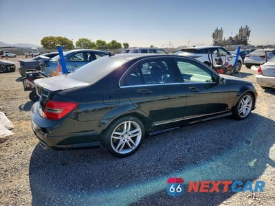 Trzecie zdjęcie samochodu z tyłu: 2013 MERCEDES-BENZ C 300 4MATIC VIN:WDDGF8AB5DR240860 - miniatura