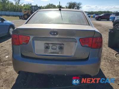 Zdjęcie 6 z 12 samochodu: 2012 KIA FORTE EX VIN:KNAFU4A29C5515802 - miniatura