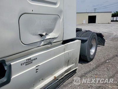 Zdjęcie 9 z 10 samochodu: 2020 FREIGHTLINER CASCADIA 126 SEMI TRUCK VIN:3AKJHHDR0LSMJ0110 - miniatura