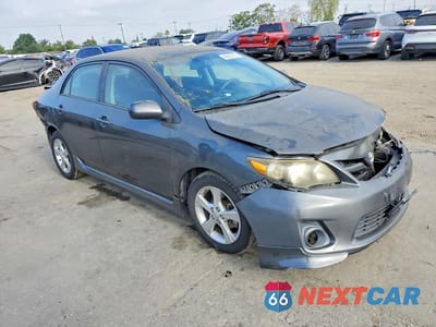 Czwarte zdjęcie samochodu z boku: 2013 TOYOTA COROLLA S VIN:2T1BU4EE2DC073701 - miniatura