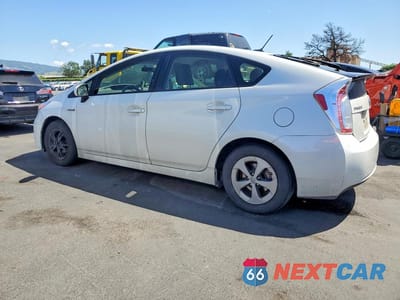 Drugie zdjęcie samochodu z przodu: 2015 TOYOTA PRIUS THREE VIN:JTDKN3DU2F1931921 - miniatura