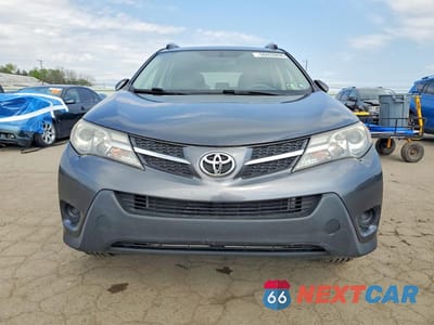 Piąte zdjęcie samochodu w środku: 2015 TOYOTA RAV4 LE VIN:JTMBFREV7FD161558 - miniatura
