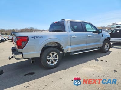 Trzecie zdjęcie samochodu z tyłu: 2025 FORD F150 XLT VIN:1FTFW3L88SKE55729 - miniatura