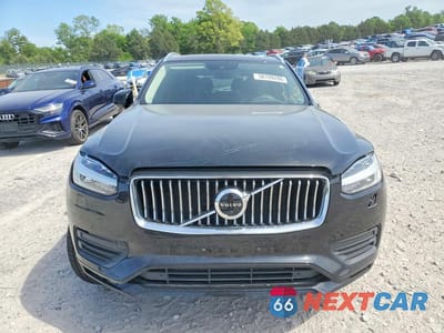 Piąte zdjęcie samochodu w środku: 2020 VOLVO XC90 T6 MOMENTUM VIN:YV4A22PK4L1612778 - miniatura