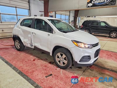 Czwarte zdjęcie samochodu z boku: 2020 CHEVROLET TRAX LS VIN:KL7CJNSB5LB059234 - miniatura