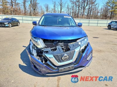 Piąte zdjęcie samochodu w środku: 2019 NISSAN ROGUE SV VIN:5N1AT2MV1KC825121 - miniatura