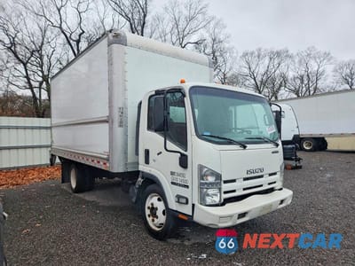 2015 ISUZU NPR HD BOX TRUCK 54DC4W1B8FS804317 - główne zdjęcie licytacji z USA - miniatura