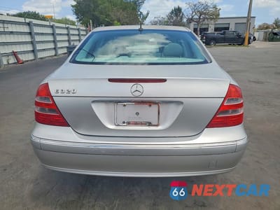 Zdjęcie 6 z 11 samochodu: 2003 MERCEDES-BENZ E 320 VIN:WDBUF65J73A174424 - miniatura