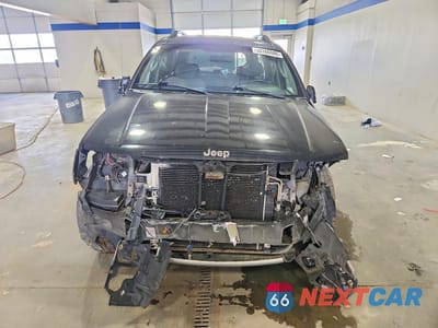 Piąte zdjęcie samochodu w środku: 2004 JEEP GRAND CHEROKEE LAREDO VIN:1J4GX48S74C171124 - miniatura