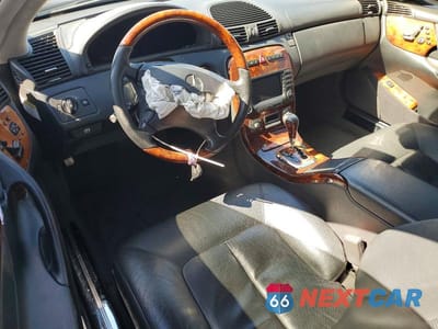 Zdjęcie 8 z 12 samochodu: 2005 MERCEDES-BENZ CL 500 VIN:WDBPJ75J65A044395 - miniatura
