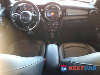 Zdjęcie 8 z 13 samochodu: 2021 MINI COOPER VIN:WMWXU7C08M2N56765 - miniatura