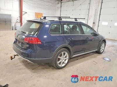Trzecie zdjęcie samochodu z tyłu: 2017 VOLKSWAGEN GOLF ALLTRACK S VIN:3VWH17AU8HM538235 - miniatura