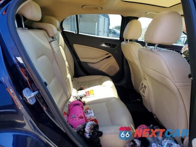 Zdjęcie 11 z 14 samochodu: 2018 MERCEDES-BENZ GLA 250 VIN:WDCTG4EB7JJ380034 - miniatura