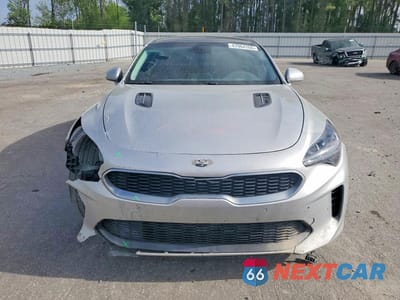 Piąte zdjęcie samochodu w środku: 2018 KIA STINGER PREMIUM VIN:KNAE25LA0J6015319 - miniatura