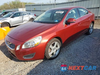 2013 VOLVO S60 T5 YV1612FHXD2210352 - główne zdjęcie licytacji z USA - miniatura