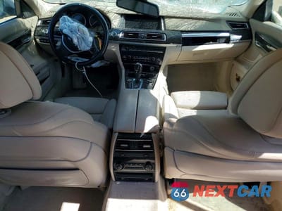 Zdjęcie 8 z 13 samochodu: 2013 BMW 750 LXI VIN:WBAYF8C53DD140398 - miniatura