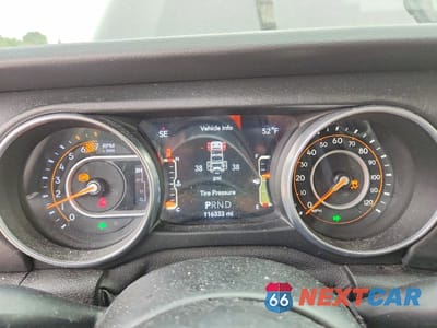 Zdjęcie 9 z 13 samochodu: 2018 JEEP WRANGLER UNLIMITED SAHARA VIN:1C4HJXEN6JW213580 - miniatura