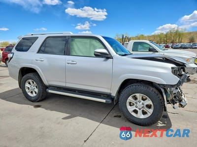Czwarte zdjęcie samochodu z boku: 2016 TOYOTA 4RUNNER SR5 PREMIUM VIN:JTEBU5JR7G5345896 - miniatura