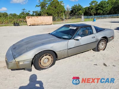 1986 CHEV CORVETTE 1G1YY0789G5114642 - główne zdjęcie licytacji z USA - miniatura