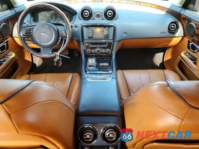 Zdjęcie 8 z 12 samochodu: 2014 JAGUAR XJ VIN:SAJWA1CZ0E8V71540 - miniatura